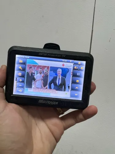 GPS com tv digital Multilaser 