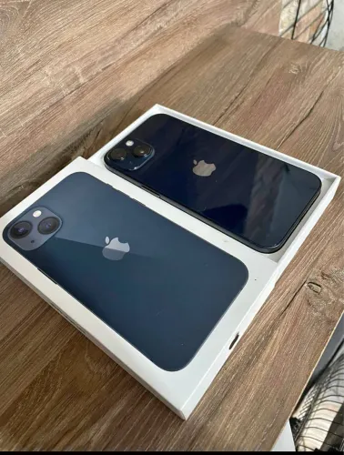 iPhone 13 na caixa