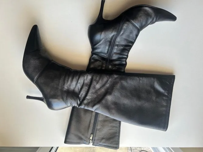 Bota de Couro Zeketi cano longo número 36 semi nova