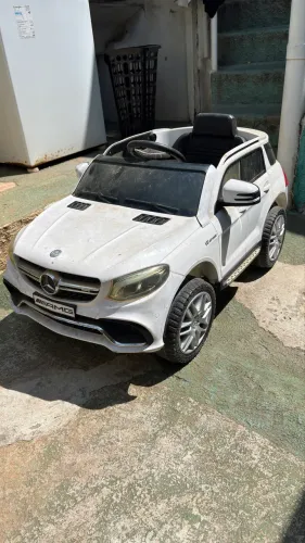 Carro Elétrico Infantil Mercedes Benz Gle 63 AMG Branco 12v