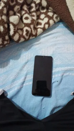 Moto e 13