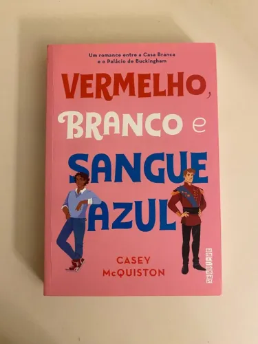Livro vermelho branco e sangue azul