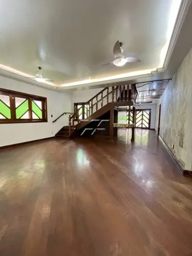 Casa para locação ou venda com 03 suítes no Santa Cruz