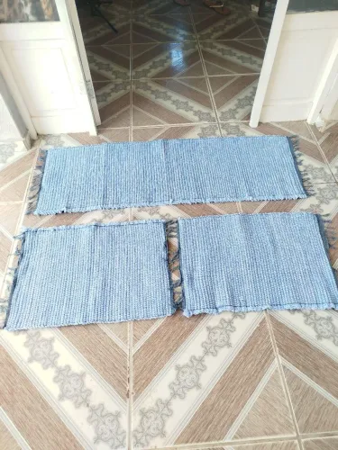 Kit de Tapetes com 3 peças sendo uma passadeira com 1,5 metro e dois tapetes com 60 cm