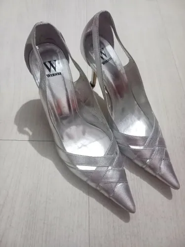 Scarpin Werner número 35