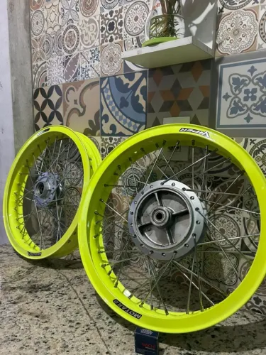 Par de rodas Viper Motard (215 × 18) ( 250× 18) amarelo neon+ rolamentos de brinde!