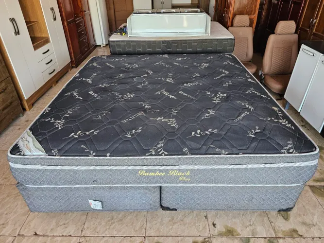Cama box King usada Molas ensacada