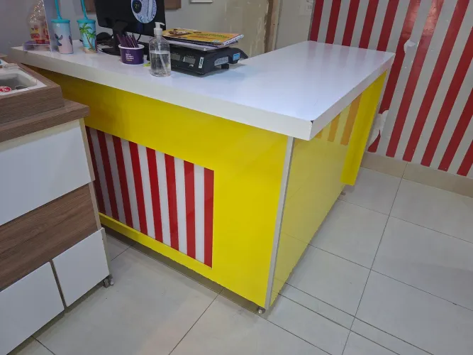 Balcão comercial