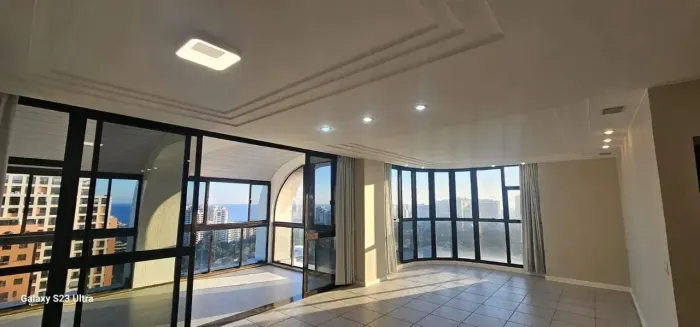 Imóvel para aluguel tem 200 metros quadrados com 3 quartos em Barra da Tijuca - Rio de Jan