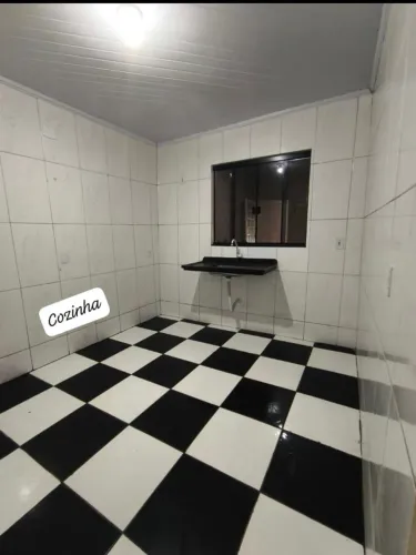 Alugo casa de 1 quarto + garagem - P Norte