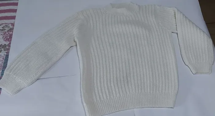 Blusa de Lã Branca, feita a mão