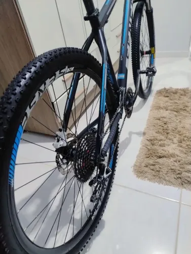 Vendo bicicleta Sense Rock quadro 19 aros 29 freios hidráulico Shimano bike de 30 velo
