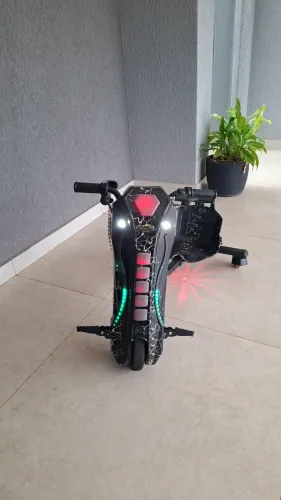 Triciclo Elétrico Drift 3 Velocidades Infantil Bluetoolh - Usado