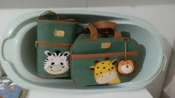 Banheira bolsa pequena e porta mamadeira térmico! 