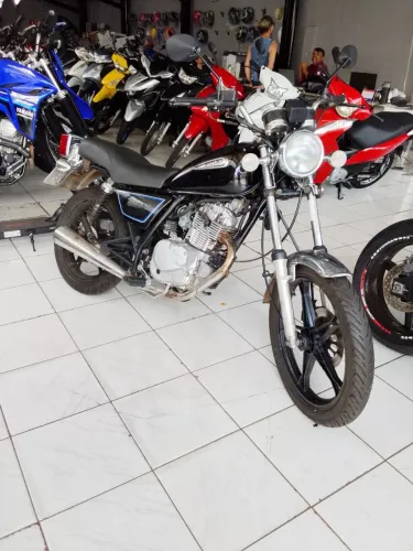 Suzuki intruder 125