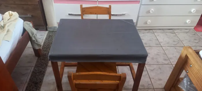 MESA DE MADEIRA INFANTIL
