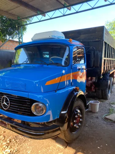 Caminhão Caçamba