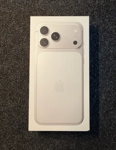 iPhone 17 Pro Max 512 GB Prata - Impecável, bateria 94%, com nota fiscal e 3 capas Apple