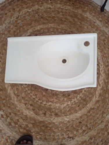 01 lavatório para banheiro de fibra ,usado em perfeito estado de conservação