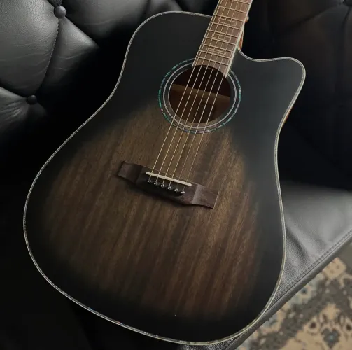 Violão novo troco ou vendo (zellmer)