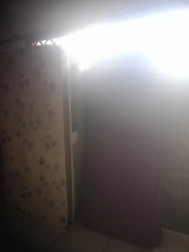 Vendo essa cama com colchão solteiro semi nova