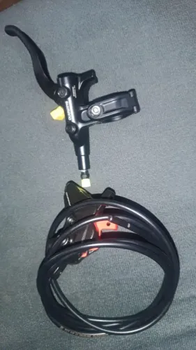 M4100 pinça m420 4 pistão pra vender nunca usado 500 reais novo
