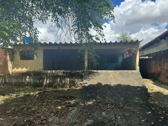 Vendo Casa Residencial 2 Quartos - Setor Crimeia Leste - Goiânia - GO