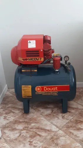 Motocompressor Douat; 80 litros.