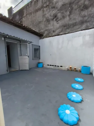 Casa térrea para aluguel ou venda com 2 quartos, Varanda, quintal em Vida Nova Lauro de F