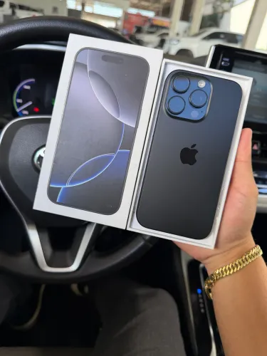 iPhone 16 Pro 512 GB com caixa garantia Apple até agosto de 2026 ! Aceito cartão
