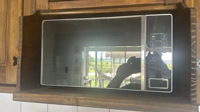 Microondas Brastemp 20 Litros Cor Inox Espelhado com Funções Pré-preparo - BMS20AR