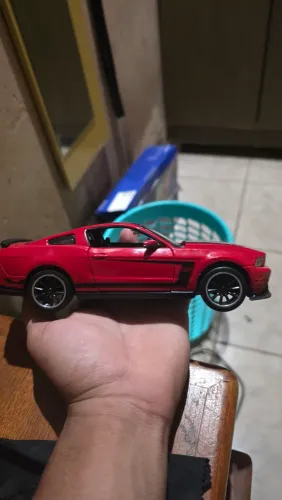 miniatura mustang
