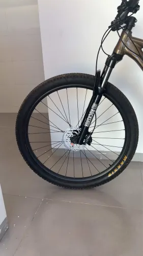 Vendo bicicleta para trilha