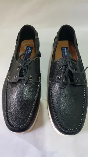 Sapatenis Samello preto.