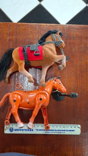 Cavalo brinquedo anos 90 antigo