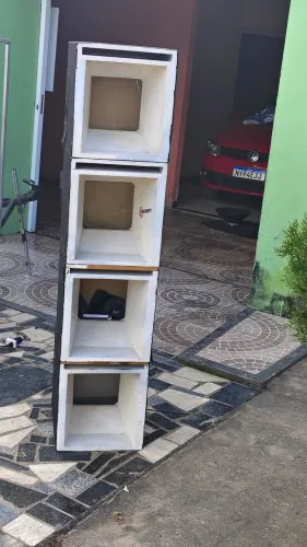 Vendo caixa de médio de 12 
