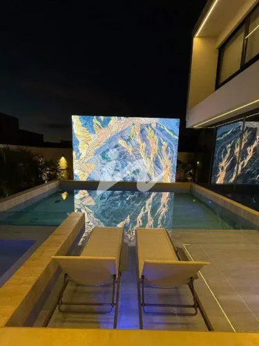 Casa Residencial à venda em Uberlândia (Jardim Sul) | 5 suítes | 3 vagas | Piscina e Varan