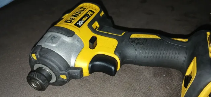 Devalt parafusadeira impacto Dcf887