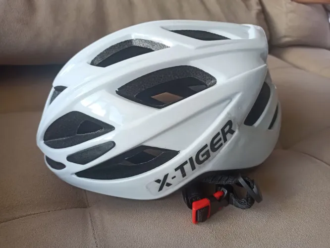 Capacete de ciclista X Tiger branco Tam 58 a 62