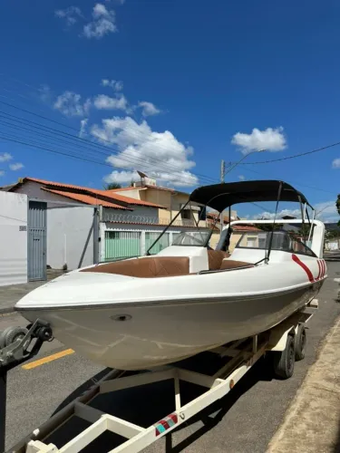 Lancha Real 20 pés + Mercury 175HP (APENAS 30H) - Estado de Nova!
