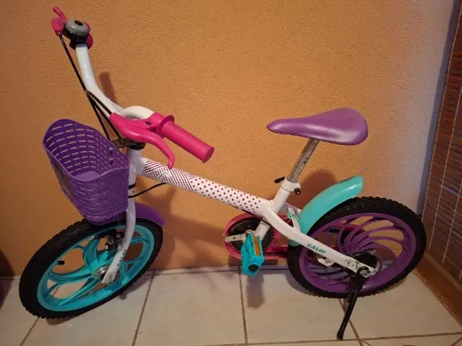 Bicicleta usada Caloi Ceci aro 16 em excelente estado