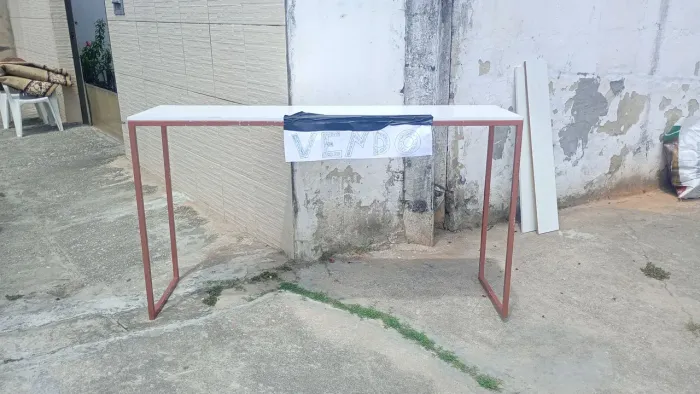 Base para festa ou mostruário para roupa
