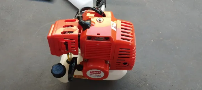 Roçadeira a gasolina
