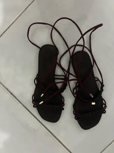 Sandália marrom com vinho, via Mia, 36