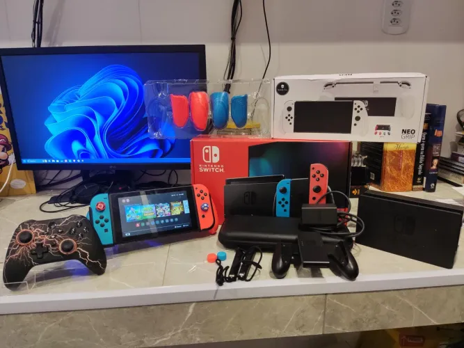 Nintendo Switch V2 Desbloqueado novíssimo completo.