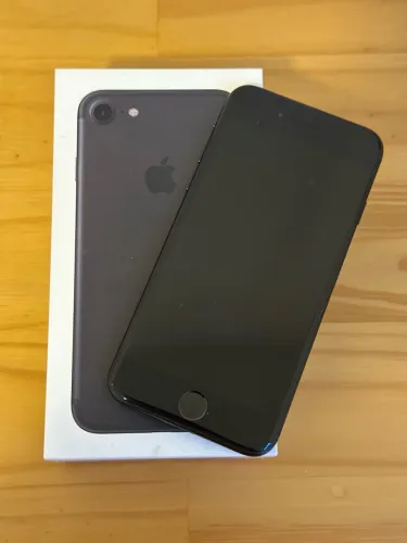 Apple iPhone 7 32GB Preto