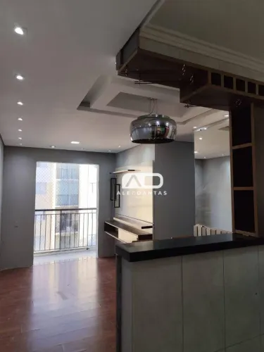 Apartamento semi mobiliado para locação no Condomínio Avant Clube 2 quartos, varanda e la
