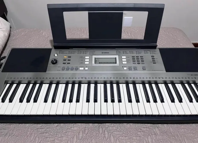 Teclado musical Yamaha PSR E353