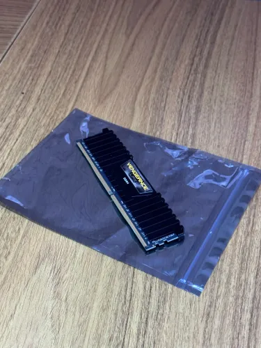 MEMÓRIA RAM CORSAIR VENGEANCE 16GB DDR4