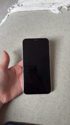 iPhone XR branco 128 gb 